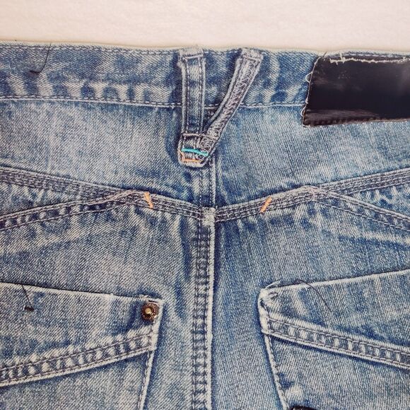 Vintage Rocawear Teens Size10/27 Denim Shorts Blue Patch Hip Hop Skater Y2K JayZ - Picture 13 of 15